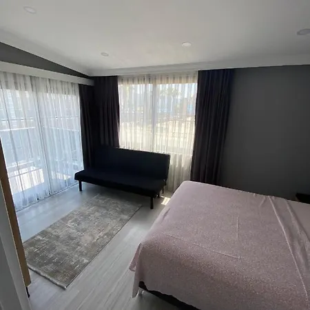Апартаменты Queen Homes