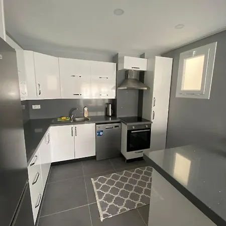 Апартаменты Queen Homes *